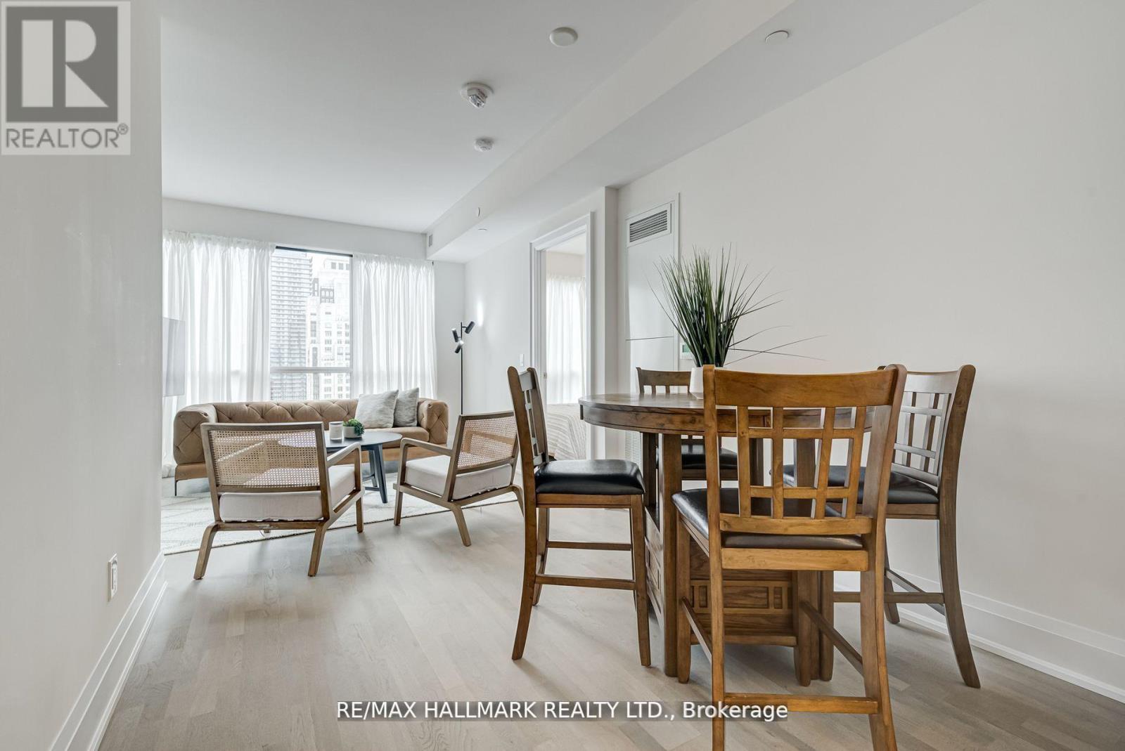 2001 - 88 Cumberland Street, Toronto, Ontario  M5R 1A3 - Photo 12 - C12764734