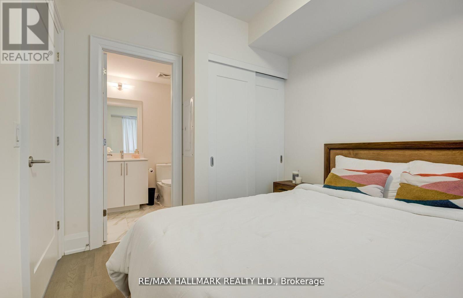 2001 - 88 Cumberland Street, Toronto, Ontario  M5R 1A3 - Photo 22 - C12764734