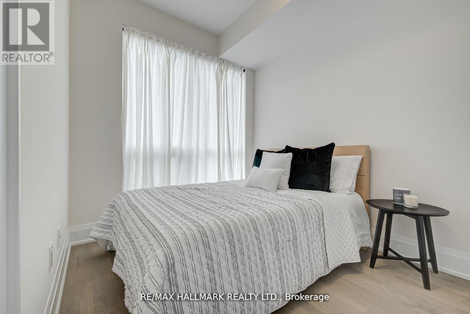 2001 - 88 Cumberland Street, Toronto, Ontario  M5R 1A3 - Photo 18 - C12764734