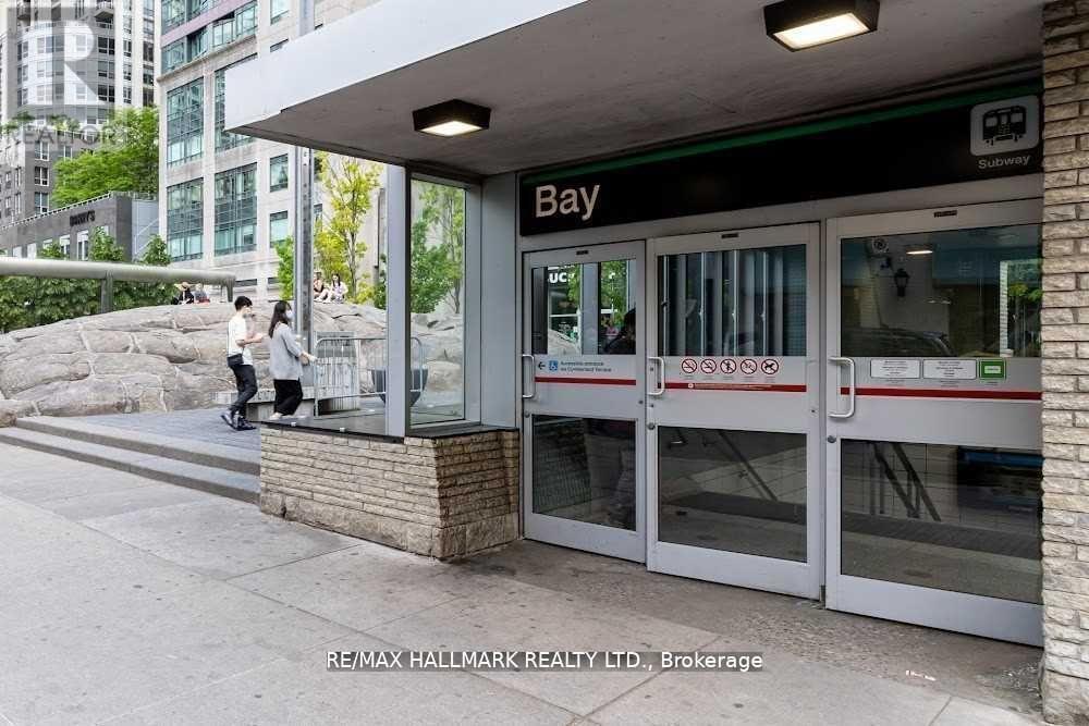 2001 - 88 Cumberland Street, Toronto, Ontario  M5R 1A3 - Photo 38 - C12764734
