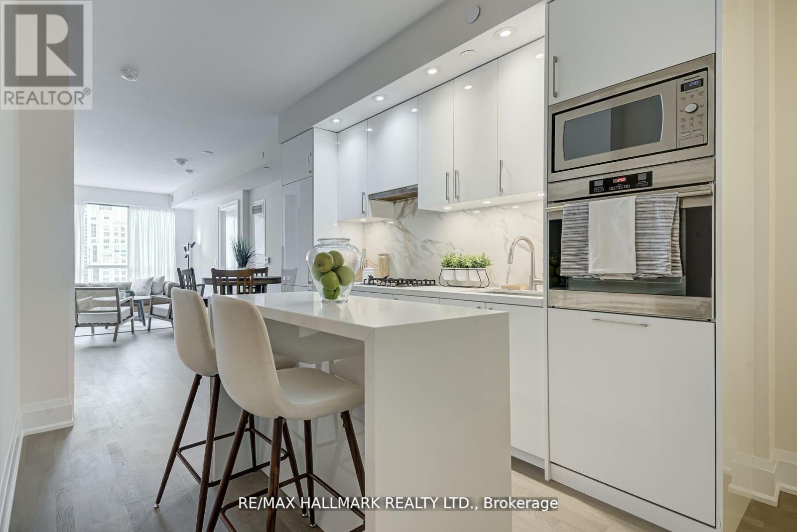 2001 - 88 Cumberland Street, Toronto, Ontario  M5R 1A3 - Photo 7 - C12764734