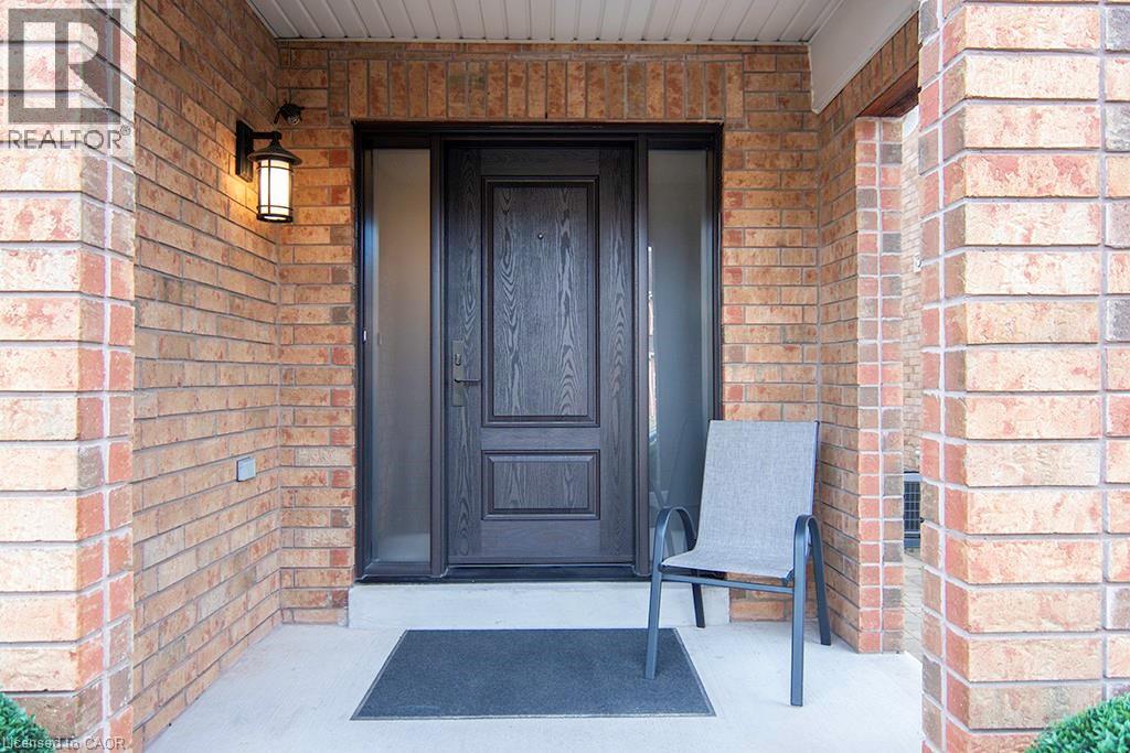 32 Crestbank Court, Vaughan, Ontario  L6A 0B2 - Photo 4 - 40824339