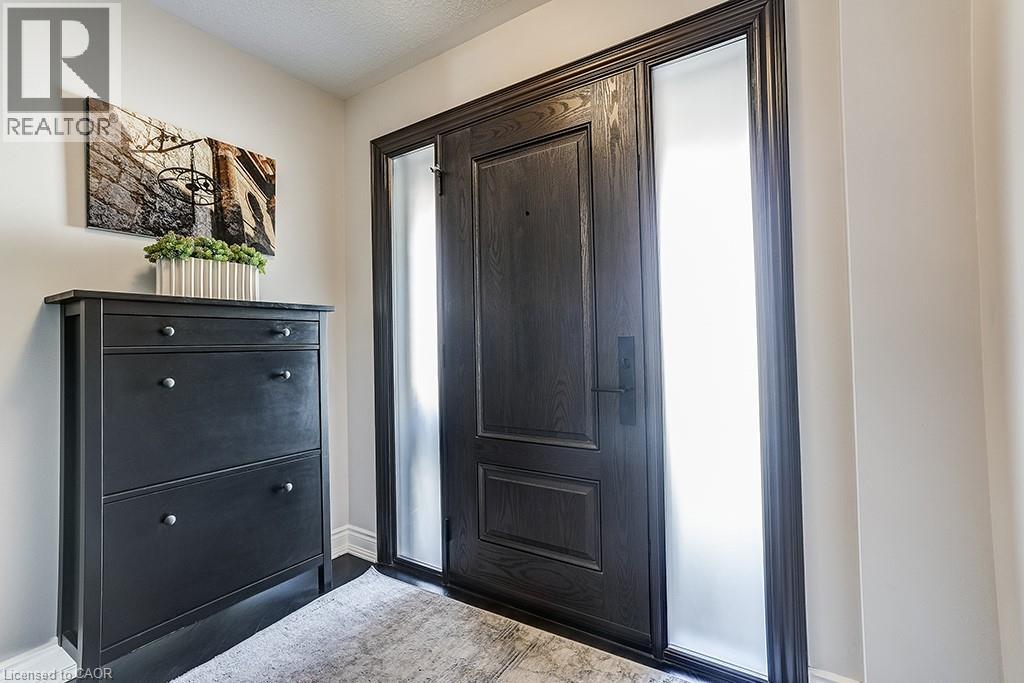 32 Crestbank Court, Vaughan, Ontario  L6A 0B2 - Photo 6 - 40824339