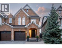 32 CRESTBANK Court, Vaughan, Ontario
