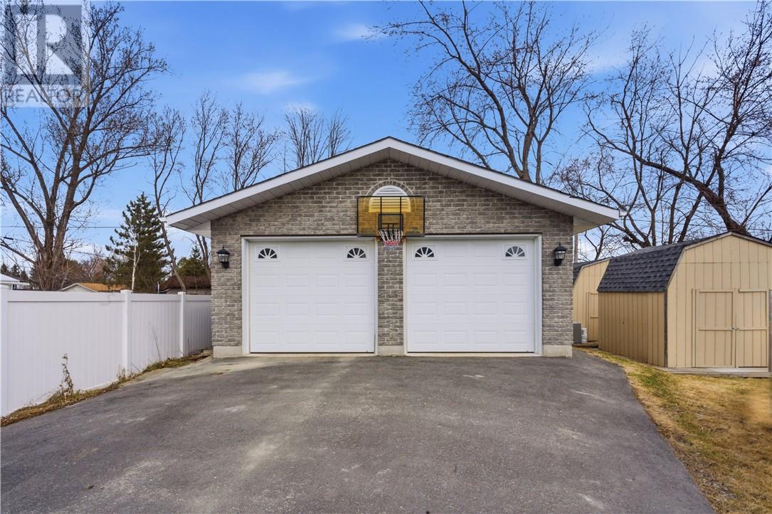 3960 Velma, Val Caron, Ontario  P3N 1J4 - Photo 3 - 2127495