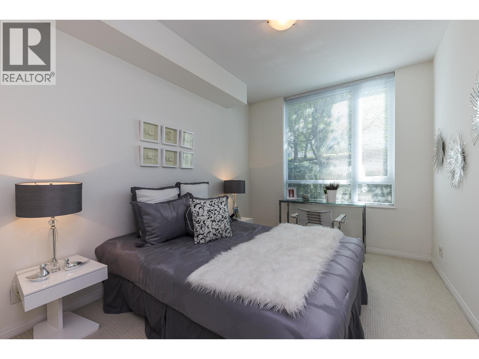 303 168 E Esplanade, North Vancouver, British Columbia  V7L 4X8 - Photo 18 - R3118832