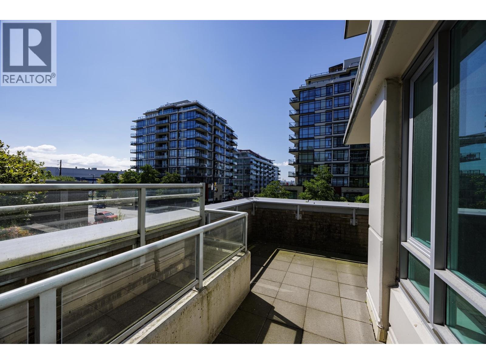 303 168 E Esplanade, North Vancouver, British Columbia  V7L 4X8 - Photo 5 - R3118832