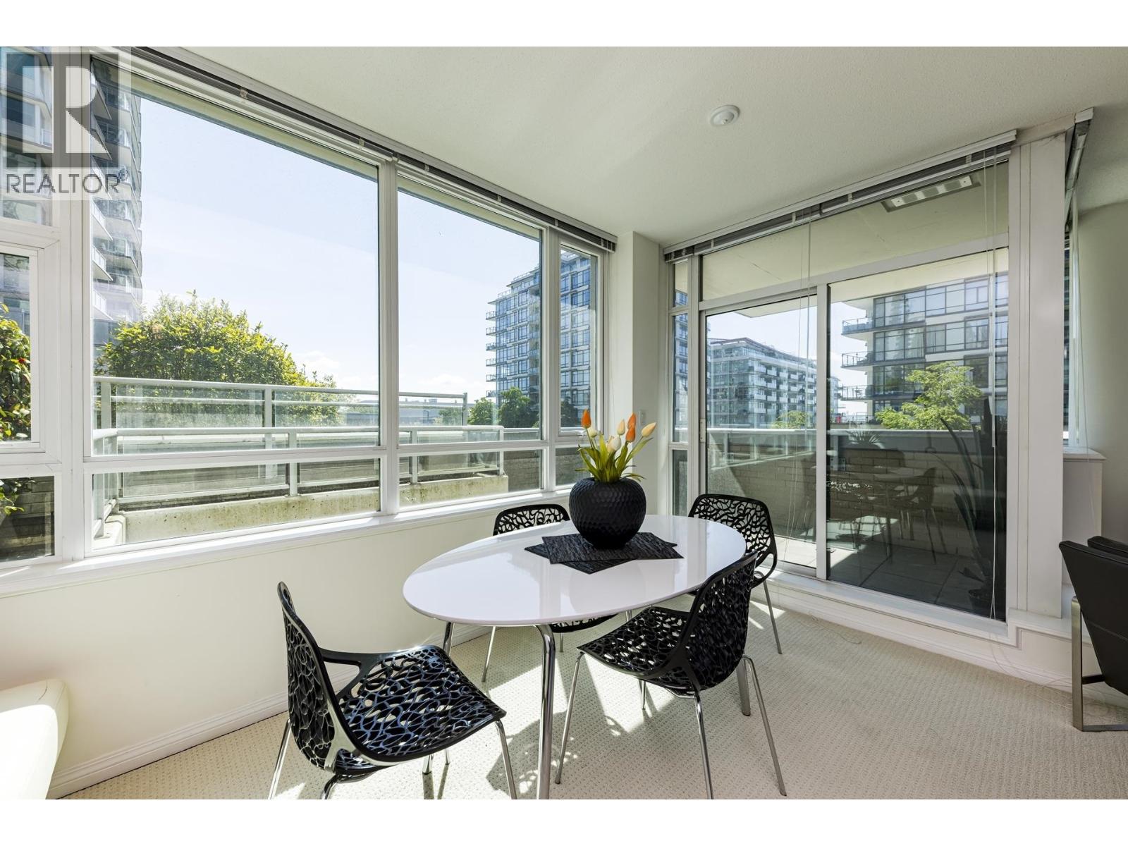 303 168 E Esplanade, North Vancouver, British Columbia  V7L 4X8 - Photo 8 - R3118832