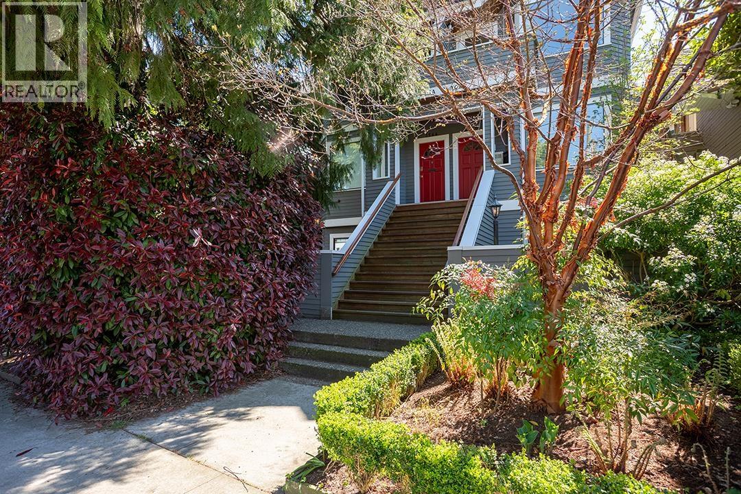 B 3546 Point Grey Road, Vancouver, British Columbia  V6R 1A8 - Photo 2 - R3118834