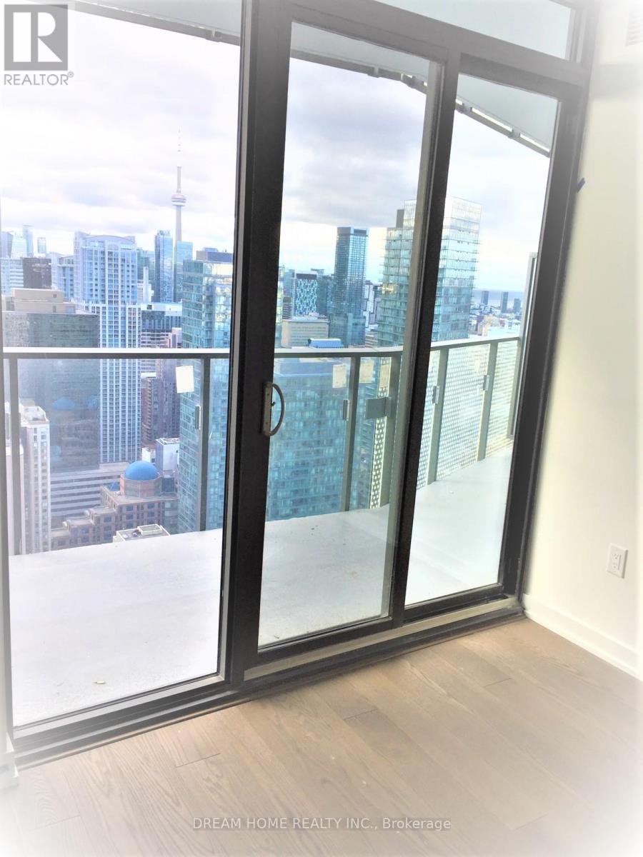 4404 - 11 Wellesley Street W, Toronto, Ontario  M4Y 0G4 - Photo 2 - C13079404