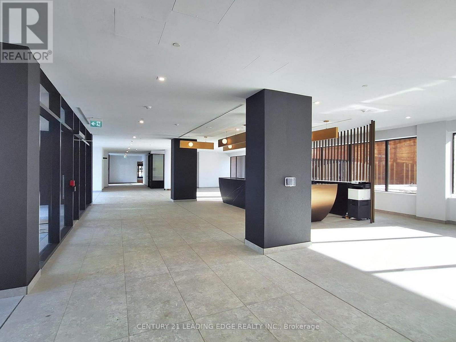 2011 - 5 Quarrington Lane, Toronto, Ontario  M3C 0S5 - Photo 2 - C13079476