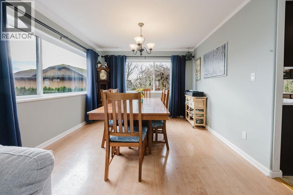 835 Aurora Way, Gibsons, British Columbia  V0N 1V9 - Photo 5 - R3118843