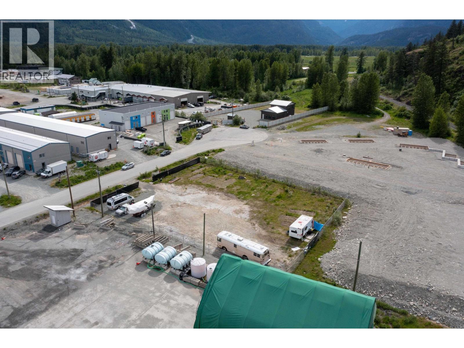 1937 Stonecutter Place, Pemberton, British Columbia  V0N 2L0 - Photo 2 - C8078474