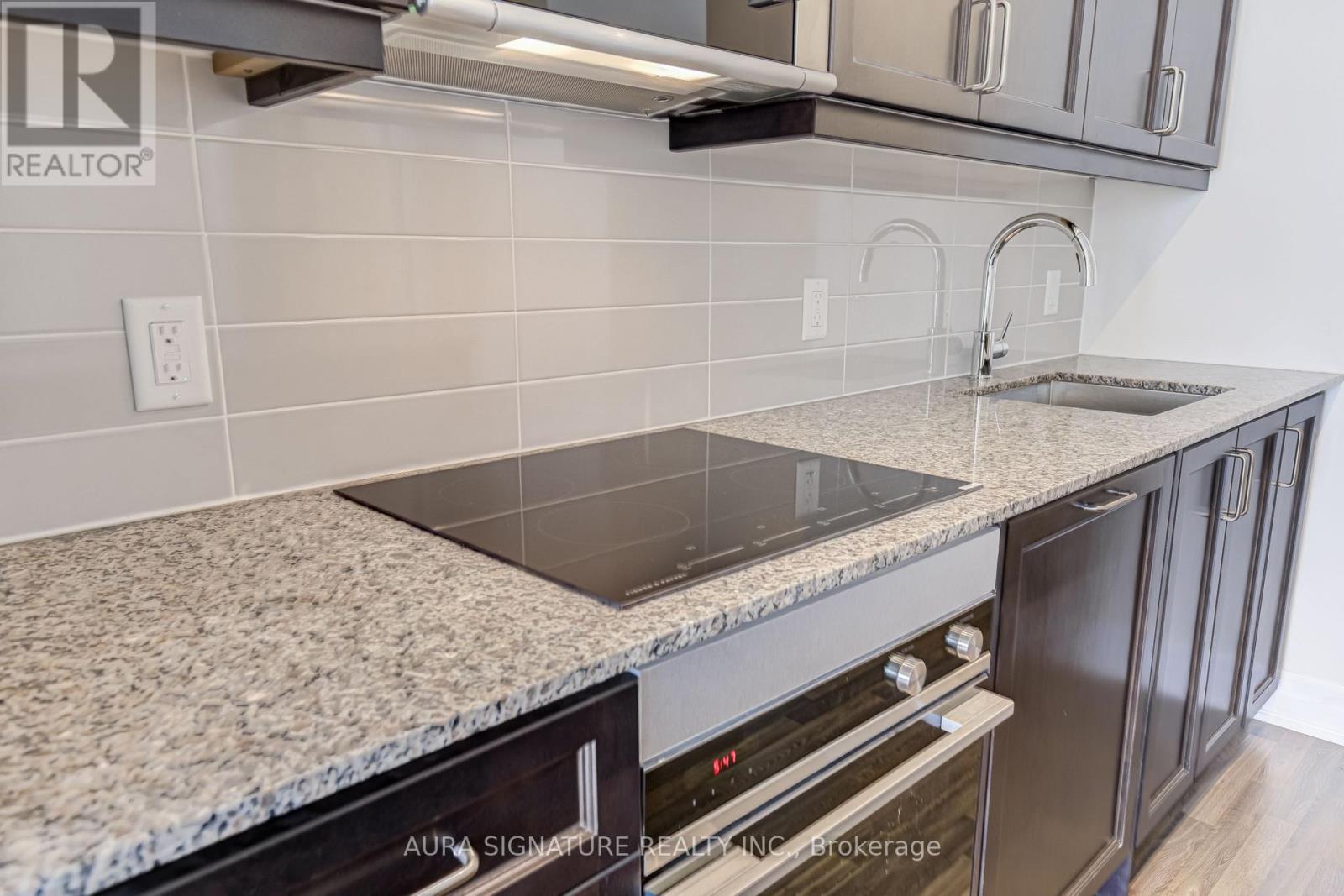 1607 - 9085 Jane Street, Vaughan, Ontario  L4K 0L8 - Photo 13 - N13076962