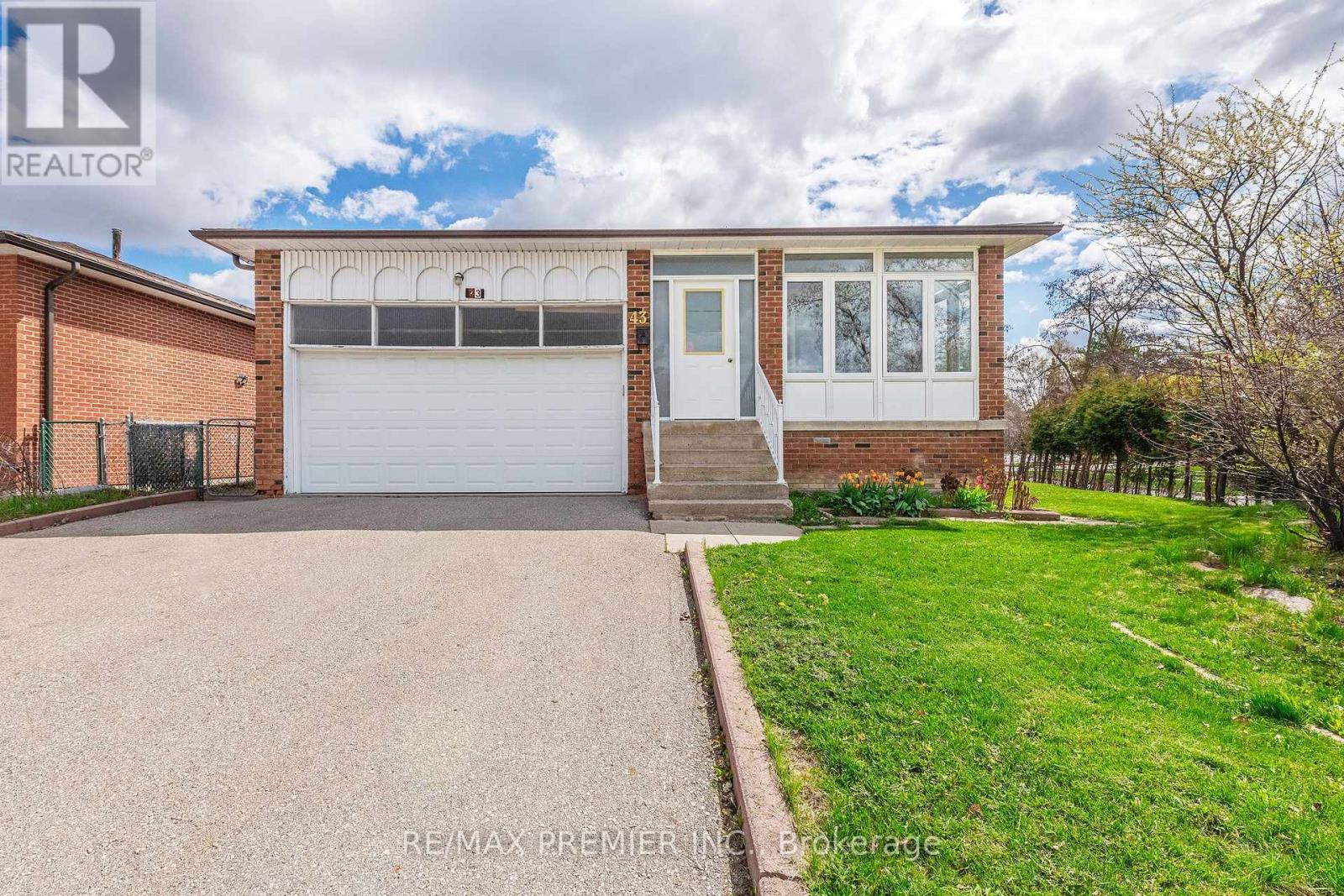 43 JULES AVENUE, Vaughan, Ontario