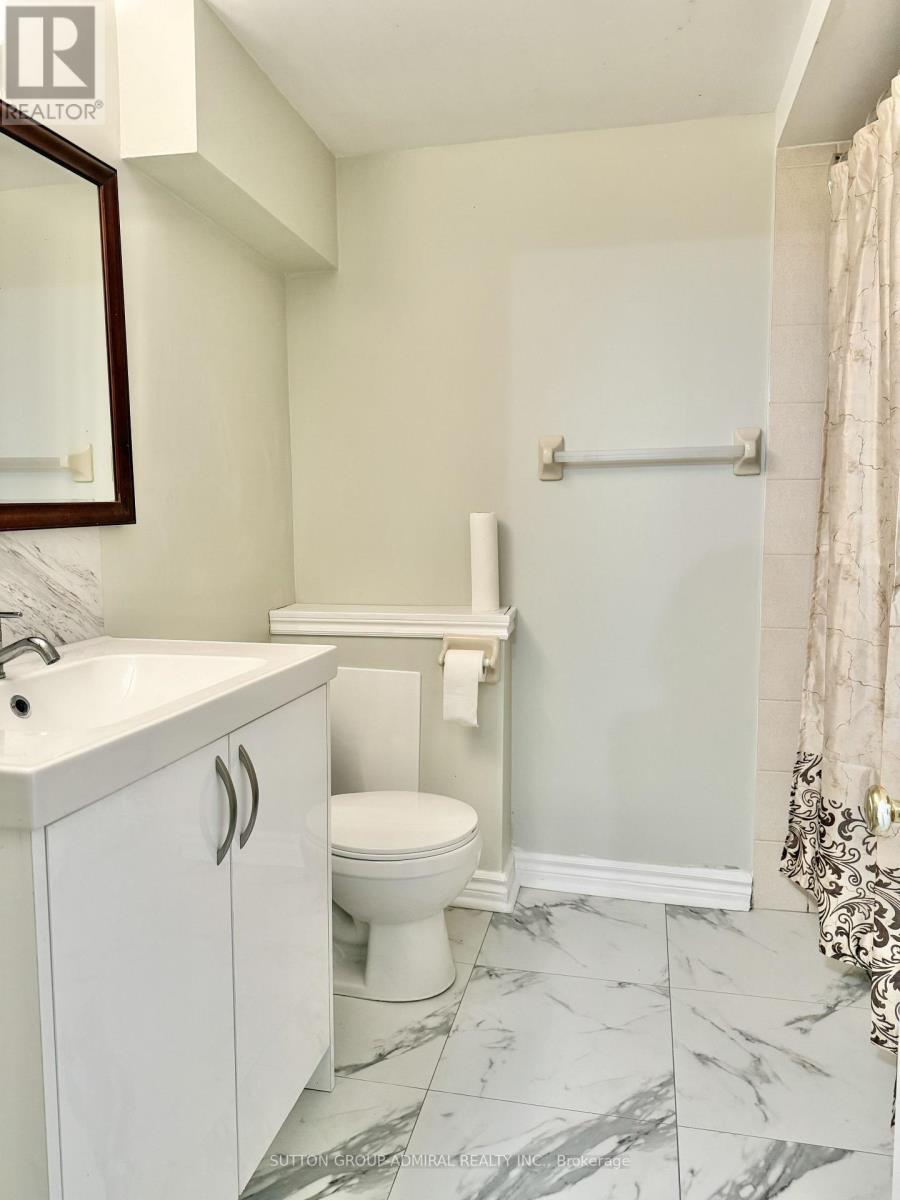 26 Pandora Court, Richmond Hill, Ontario  L4S 1J4 - Photo 10 - N13079382