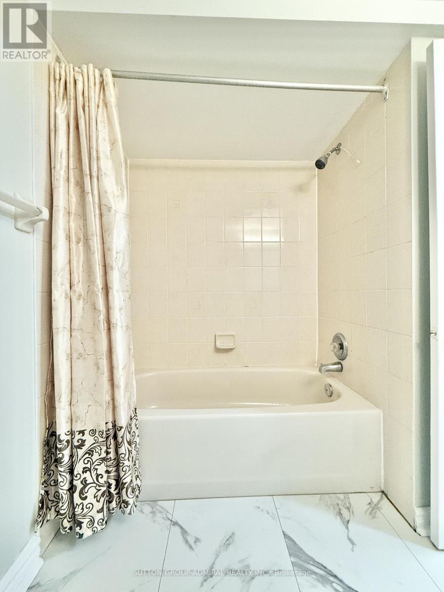 26 Pandora Court, Richmond Hill, Ontario  L4S 1J4 - Photo 11 - N13079382