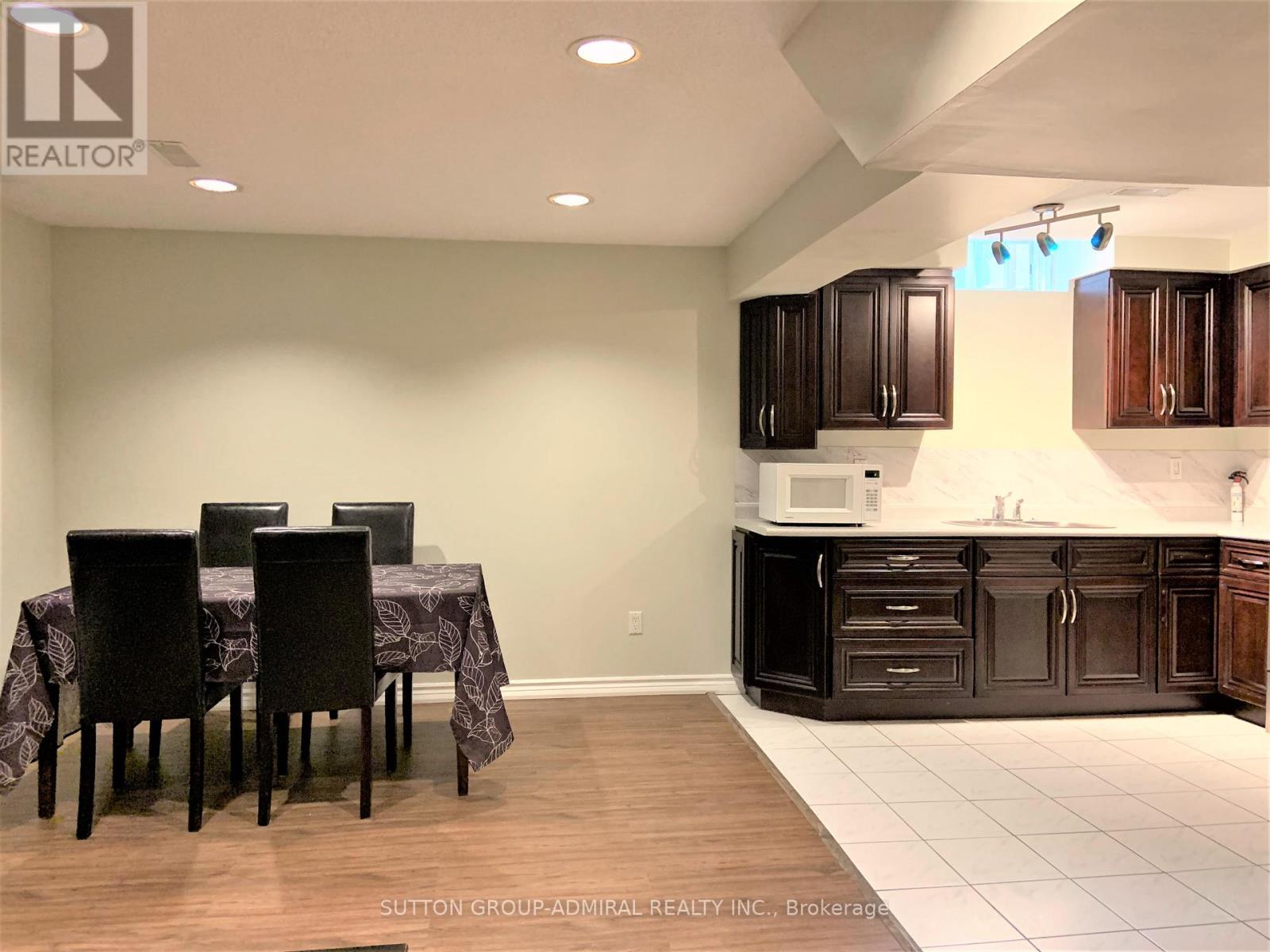26 Pandora Court, Richmond Hill, Ontario  L4S 1J4 - Photo 4 - N13079382