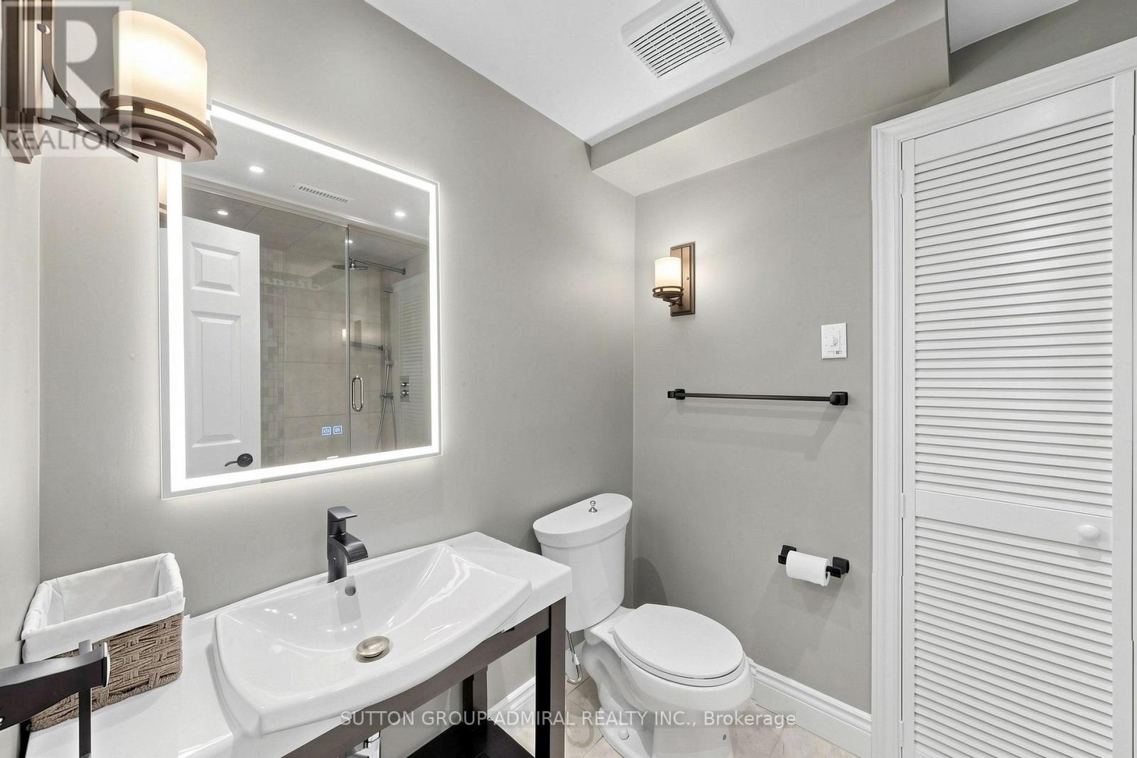2 Gilbert Drive, Aurora, Ontario  L4G 6W8 - Photo 38 - N13079488