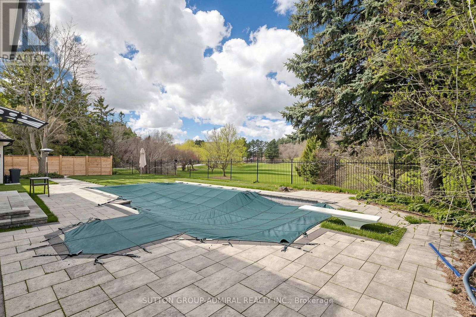 2 Gilbert Drive, Aurora, Ontario  L4G 6W8 - Photo 43 - N13079488