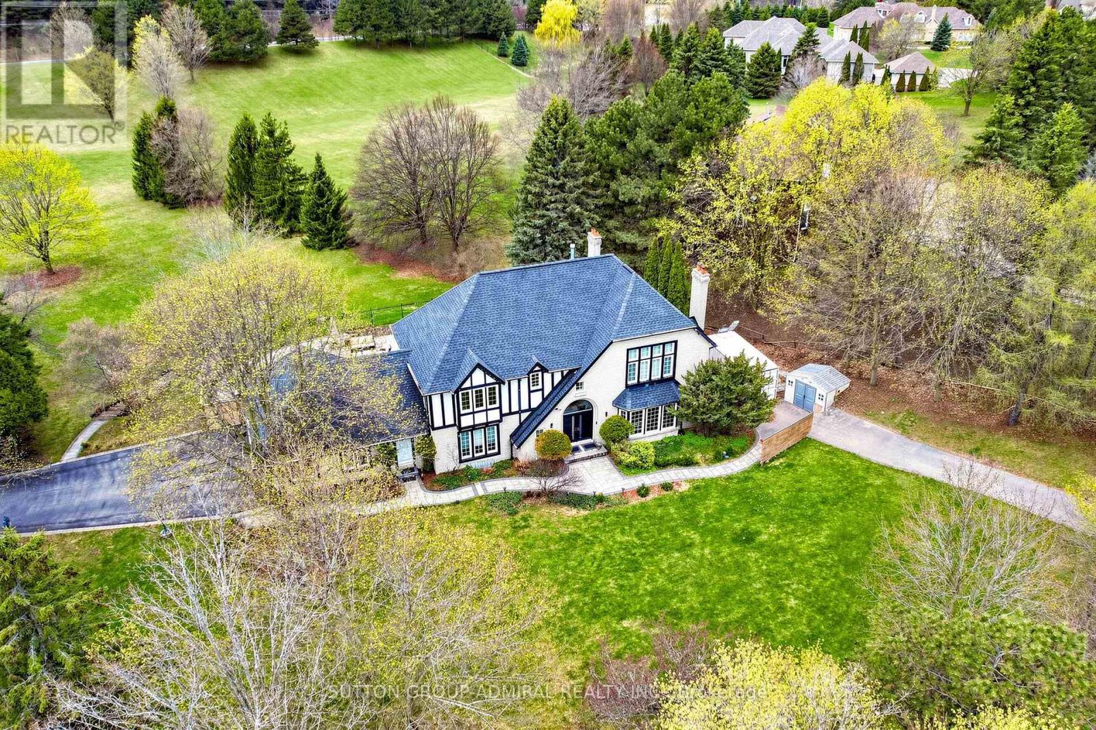2 Gilbert Drive, Aurora, Ontario  L4G 6W8 - Photo 49 - N13079488