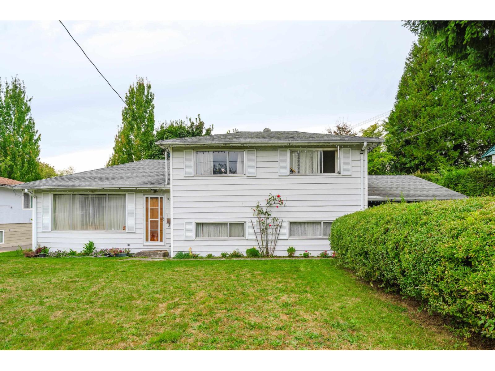 9253 137a Street, Surrey, British Columbia  V3V 5W8 - Photo 4 - R3052821