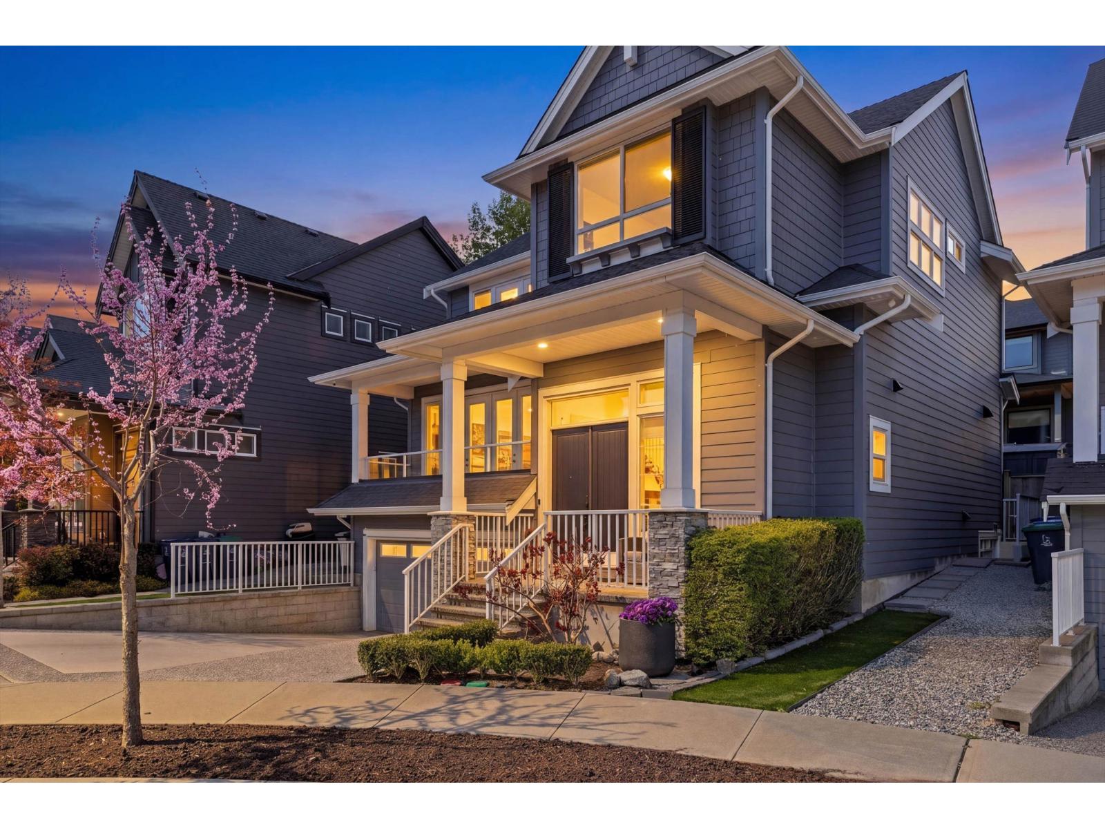 16791 17b Avenue, Surrey, British Columbia  V3Z 0T3 - Photo 2 - R3118748