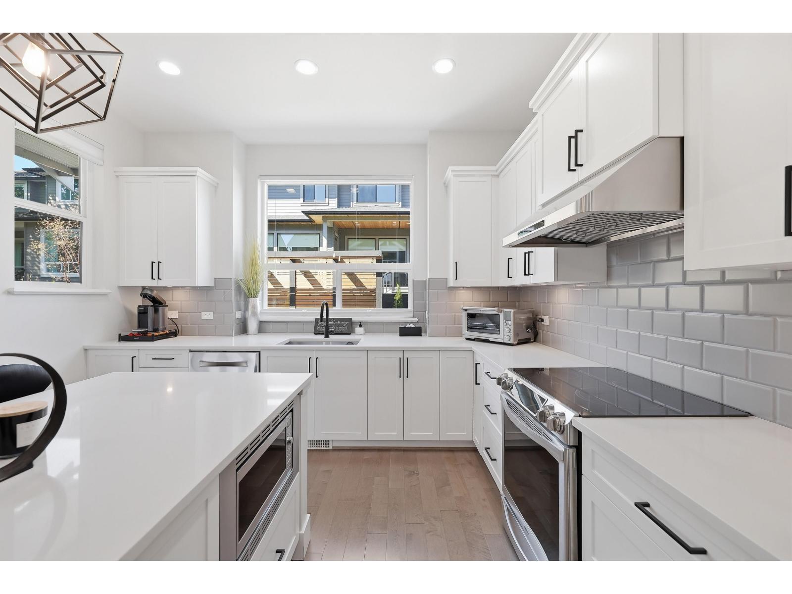 16791 17b Avenue, Surrey, British Columbia  V3Z 0T3 - Photo 9 - R3118748