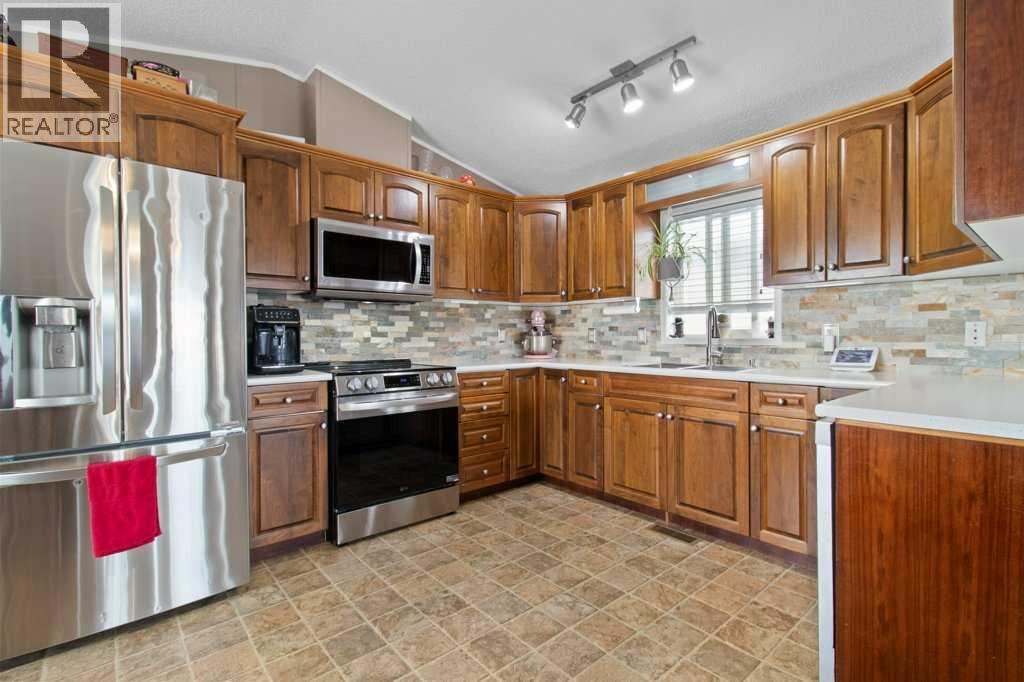 9 Baywood Place, Sylvan Lake, Alberta  T4S 0A7 - Photo 10 - A2306172