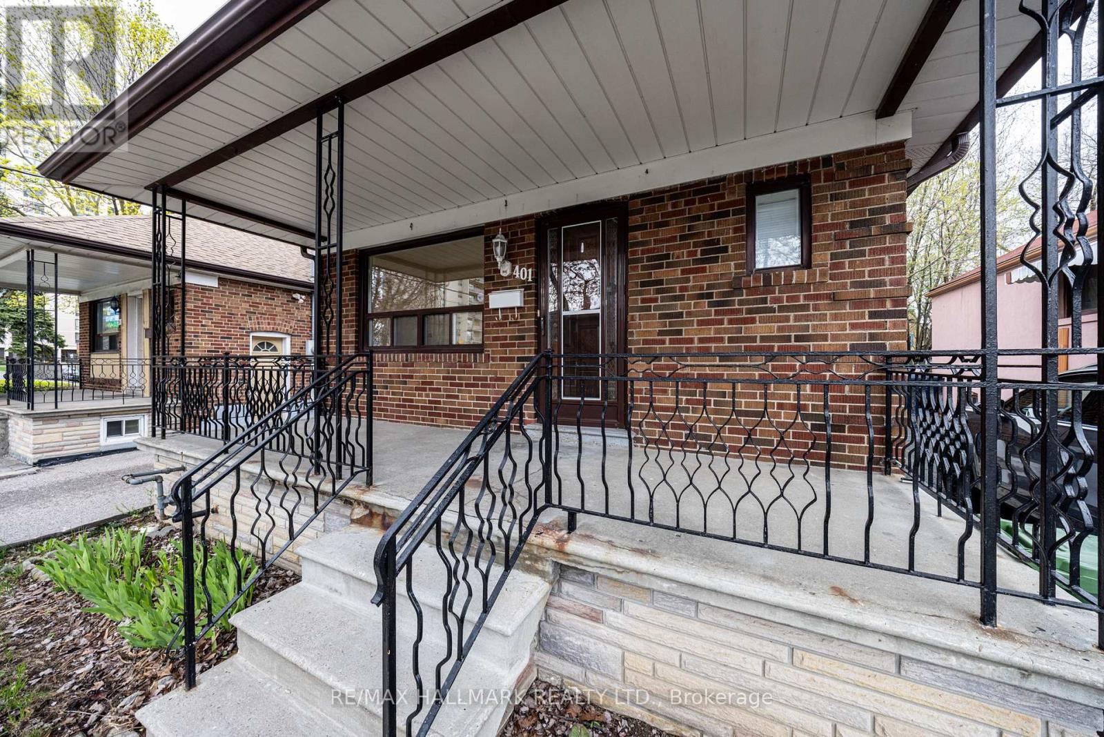 401 Ridelle Avenue, Toronto, Ontario  M6B 1K3 - Photo 18 - W13079344