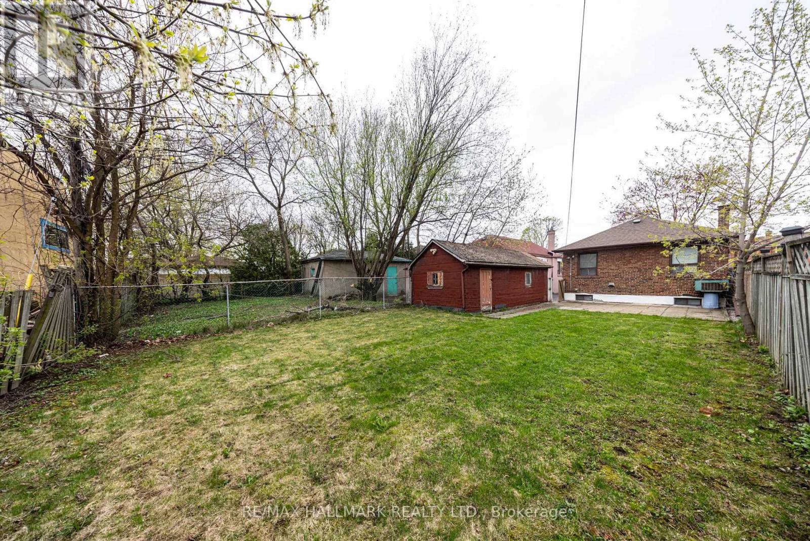 401 Ridelle Avenue, Toronto, Ontario  M6B 1K3 - Photo 21 - W13079344