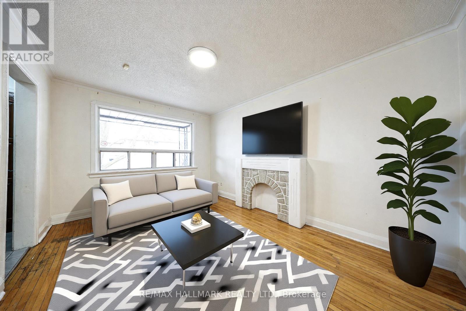 401 Ridelle Avenue, Toronto, Ontario  M6B 1K3 - Photo 3 - W13079344