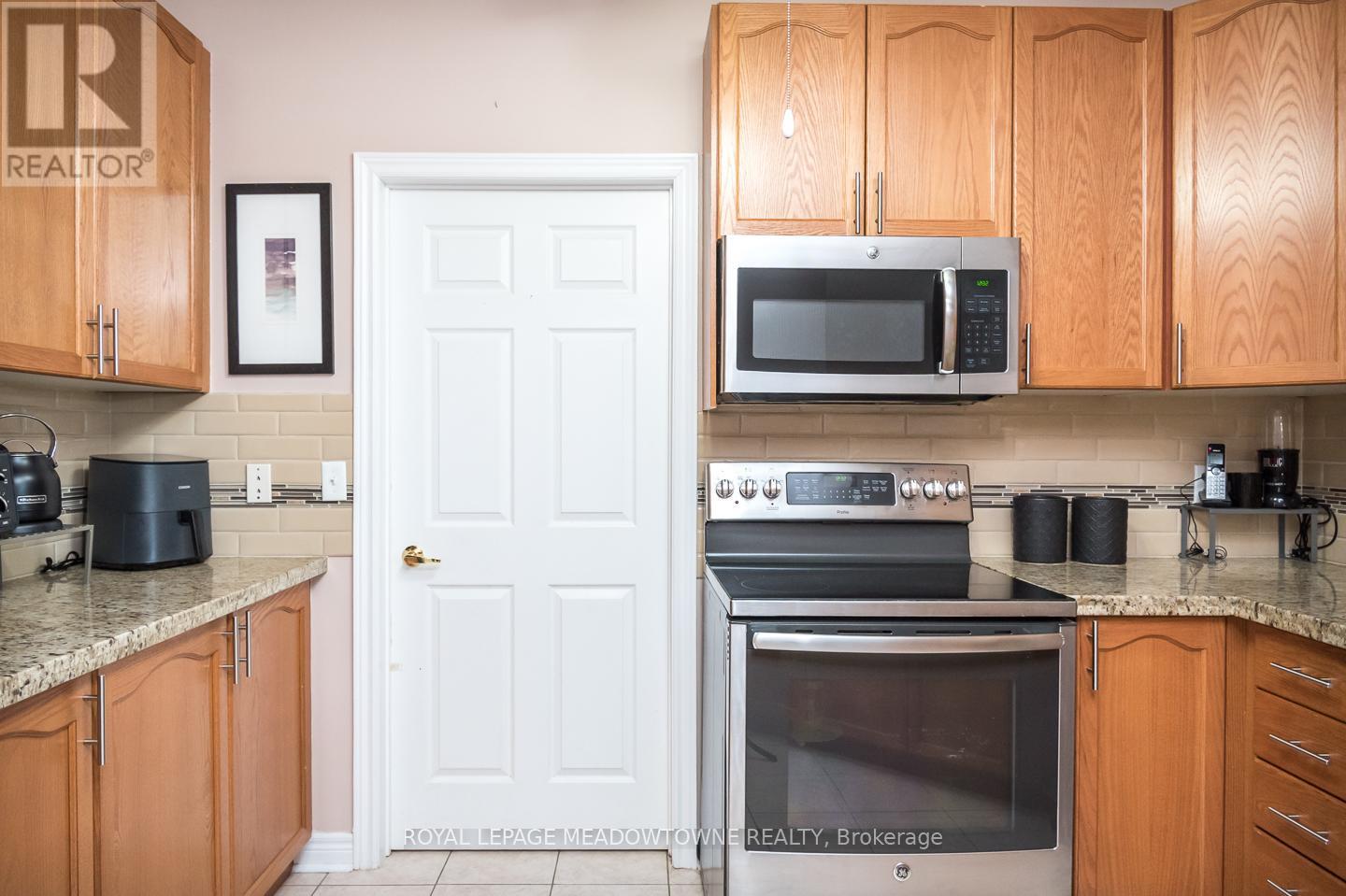 408 - 443 Centennial Forest Drive, Milton, Ontario  L9T 6A1 - Photo 9 - W13079370