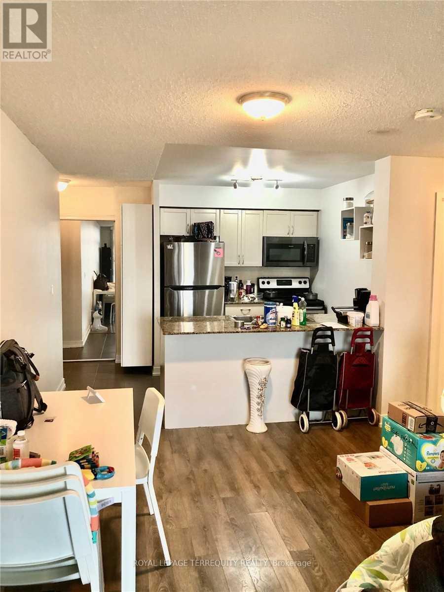 305 - 812 Lansdowne Avenue, Toronto, Ontario  M6H 4K5 - Photo 3 - W13079386