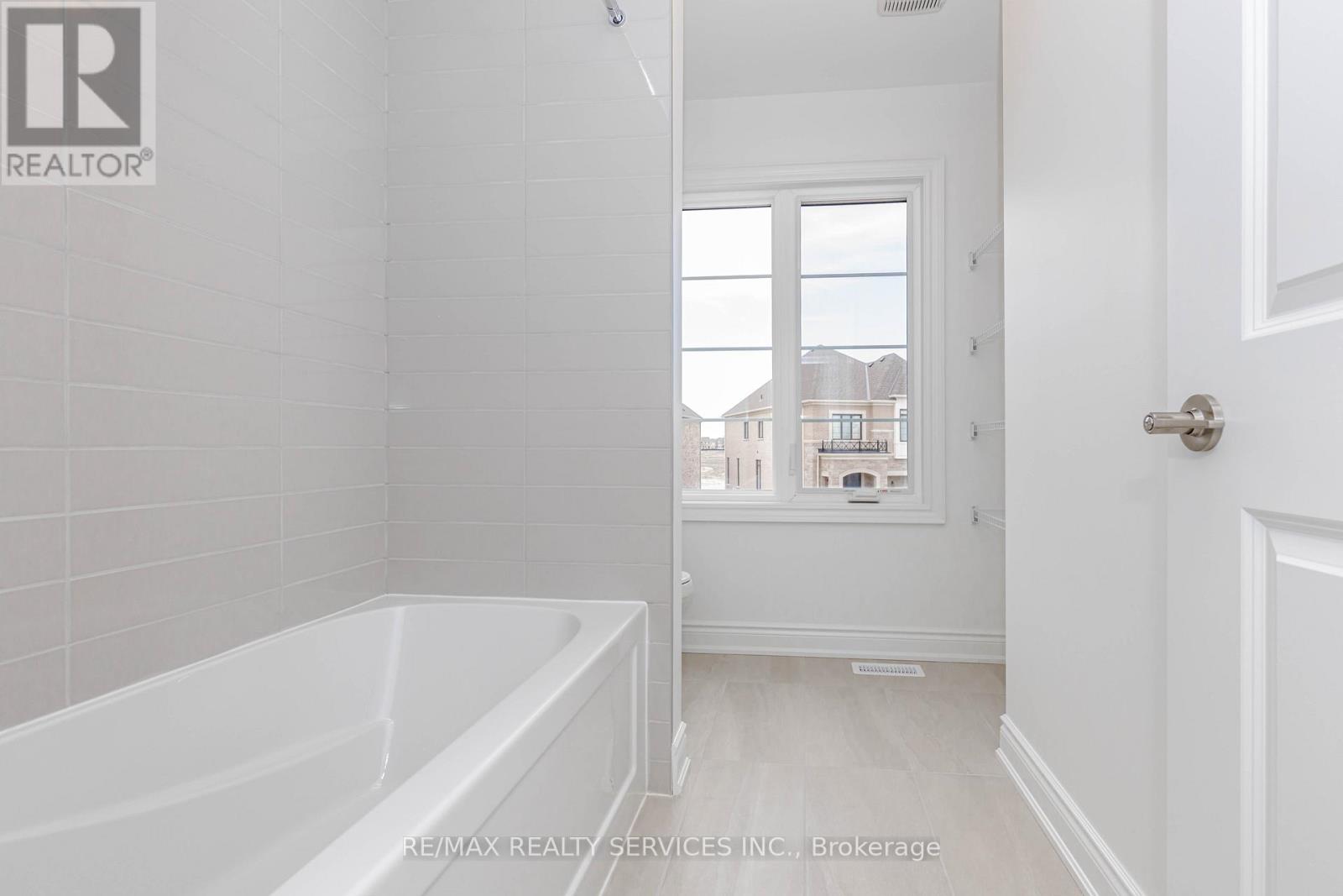 66 Circleview Crescent, Brampton, Ontario  L6Y 6M3 - Photo 30 - W13079436