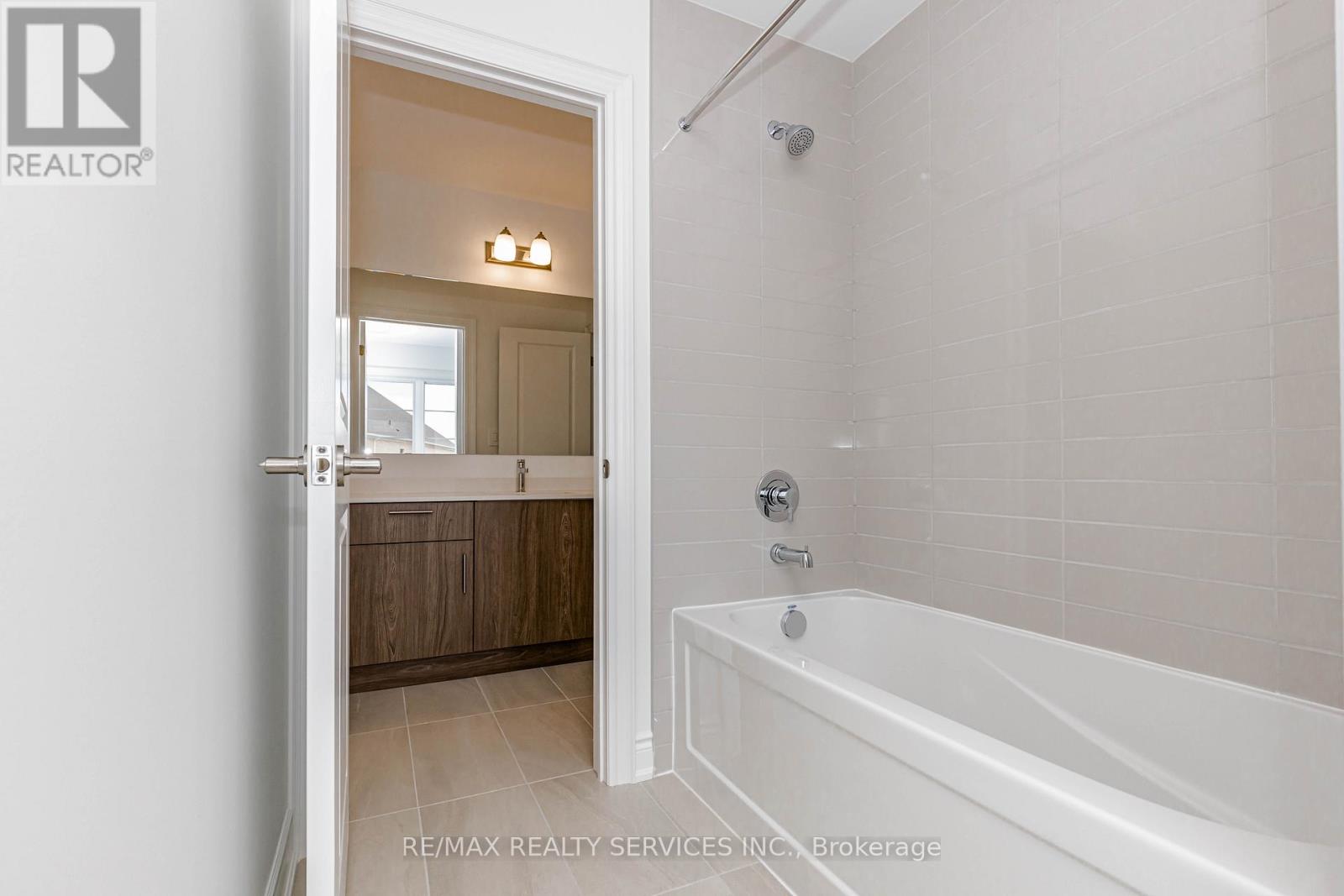 66 Circleview Crescent, Brampton, Ontario  L6Y 6M3 - Photo 31 - W13079436