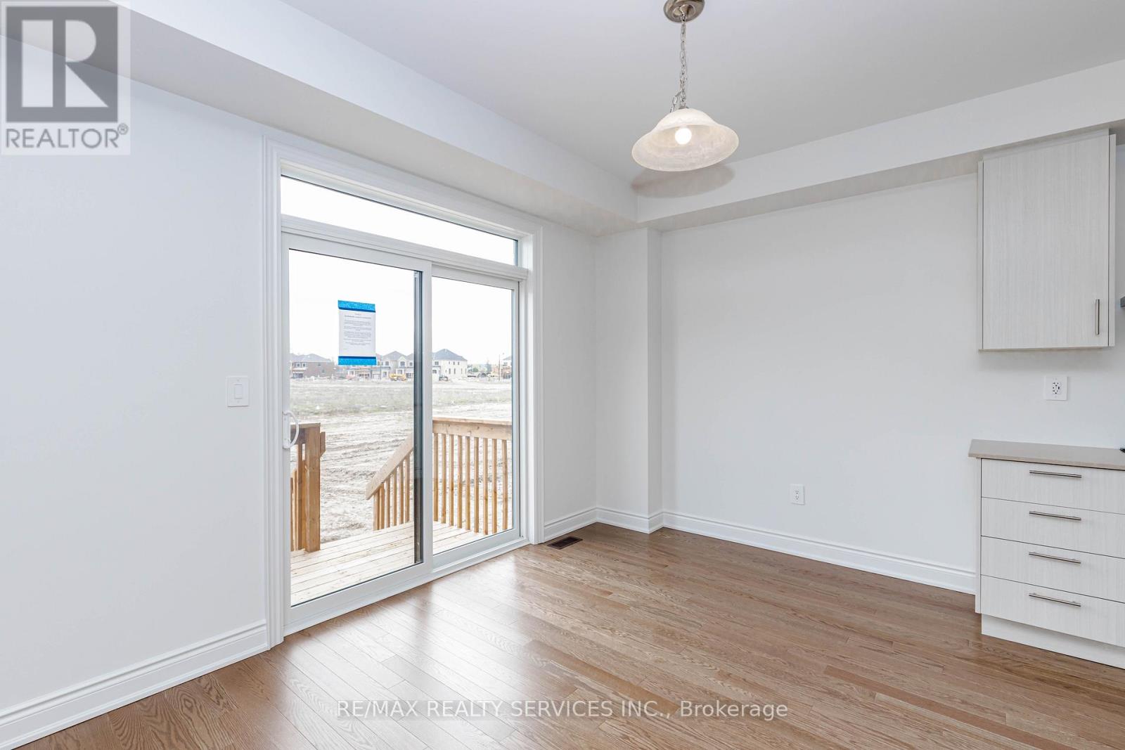 66 Circleview Crescent, Brampton, Ontario  L6Y 6M3 - Photo 7 - W13079436