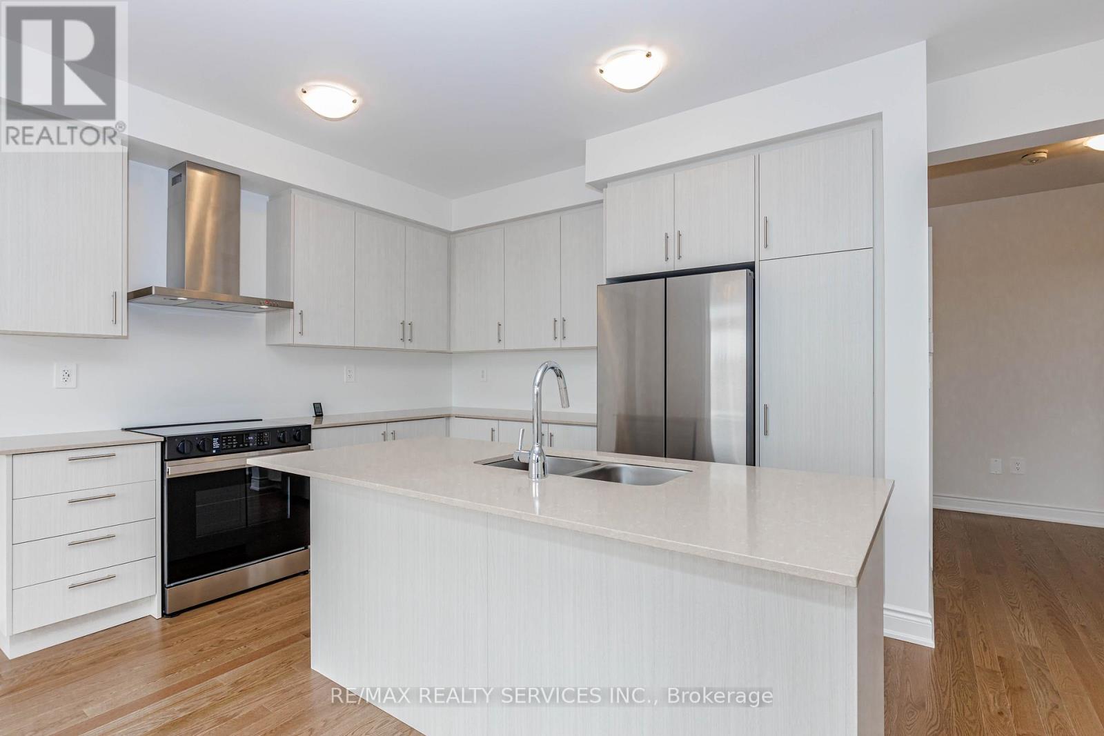 66 Circleview Crescent, Brampton, Ontario  L6Y 6M3 - Photo 9 - W13079436