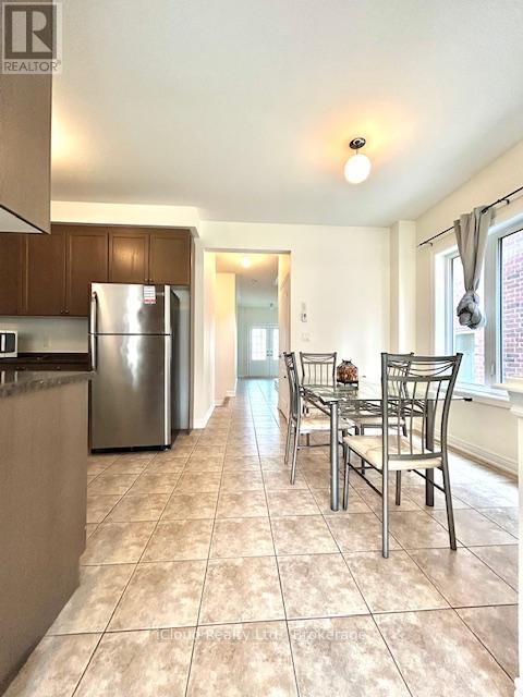 24 Yardley Crescent, Brampton, Ontario  L6X 5L3 - Photo 3 - W13079442