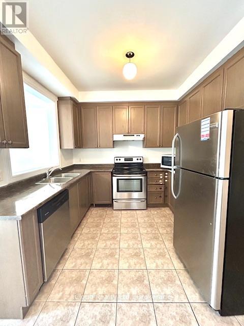 24 Yardley Crescent, Brampton, Ontario  L6X 5L3 - Photo 8 - W13079442