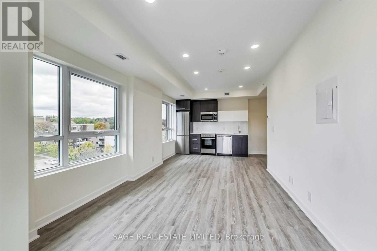 506 - 1 Neighbourhood Lane, Toronto, Ontario  M8Y 3Y7 - Photo 4 - W13079458