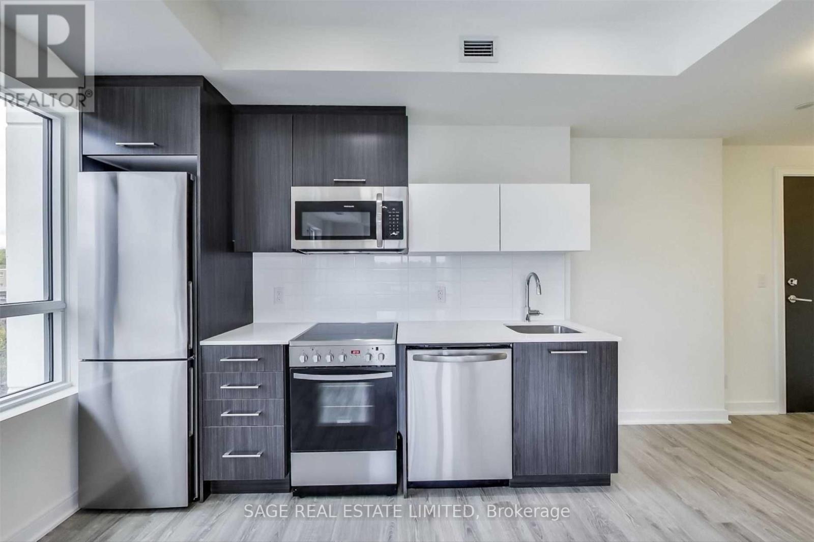 506 - 1 Neighbourhood Lane, Toronto, Ontario  M8Y 3Y7 - Photo 6 - W13079458