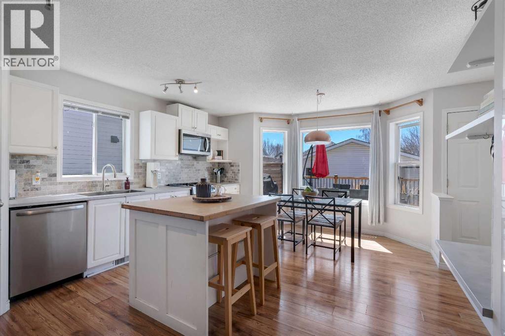 79 Mt Apex Green Se, Calgary, Alberta  T2Z 2V4 - Photo 8 - A2303824