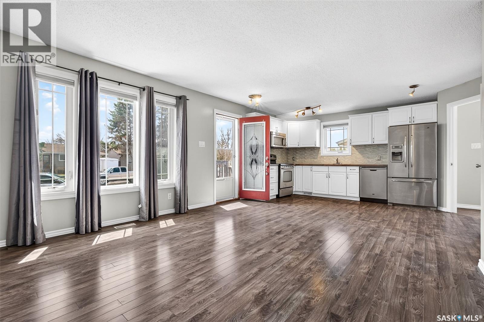 1542 Vaughan Street, Moose Jaw, Saskatchewan  S6H 6S8 - Photo 10 - SK034787