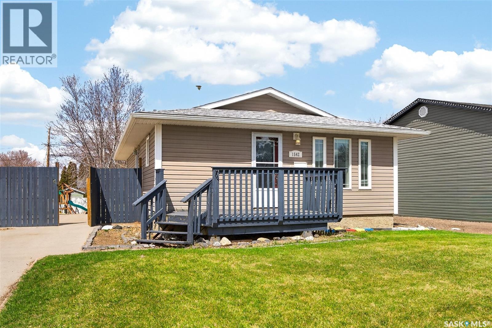 1542 Vaughan Street, Moose Jaw, Saskatchewan  S6H 6S8 - Photo 3 - SK034787