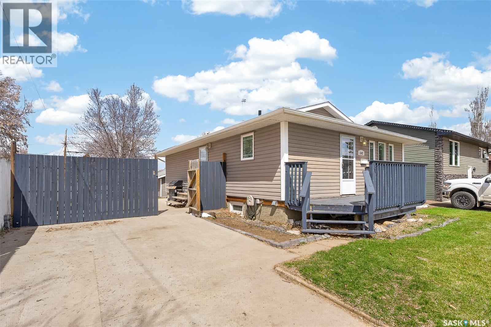 1542 Vaughan Street, Moose Jaw, Saskatchewan  S6H 6S8 - Photo 4 - SK034787