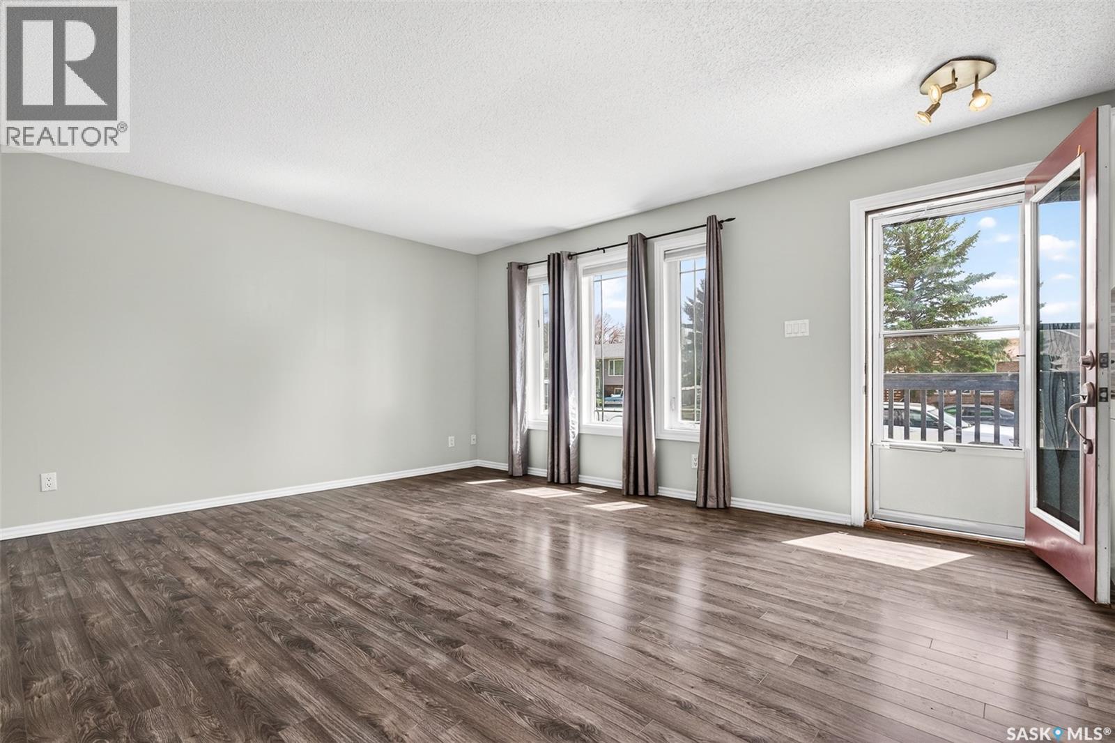 1542 Vaughan Street, Moose Jaw, Saskatchewan  S6H 6S8 - Photo 9 - SK034787