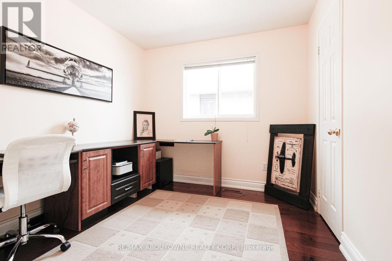 2216 Norfolk Drive, Oakville, Ontario  L6H 6H4 - Photo 38 - W12963222