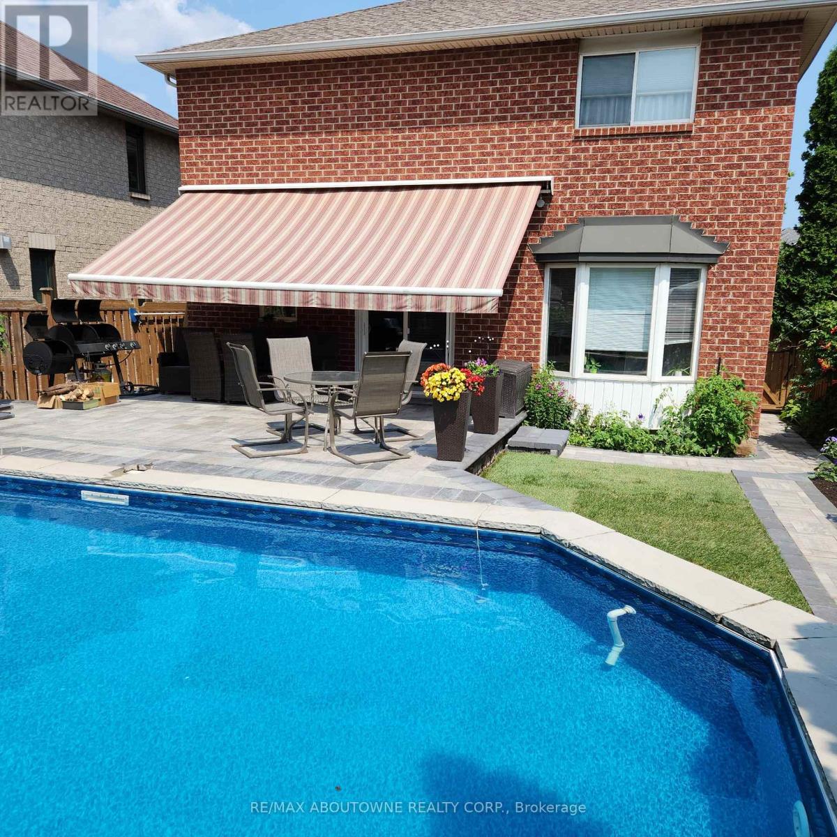 2216 Norfolk Drive, Oakville, Ontario  L6H 6H4 - Photo 49 - W12963222