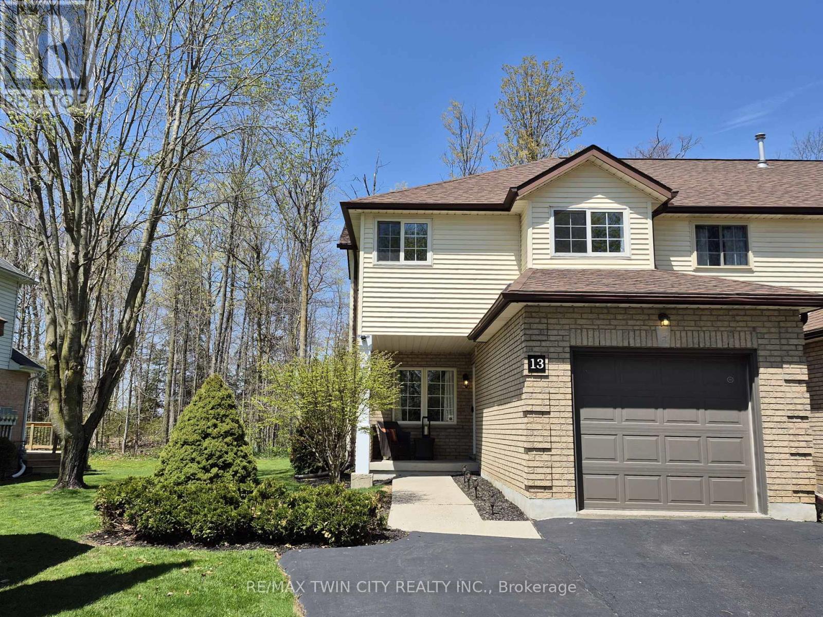 13 - 20 FORREST AVENUE W, Wilmot, Ontario